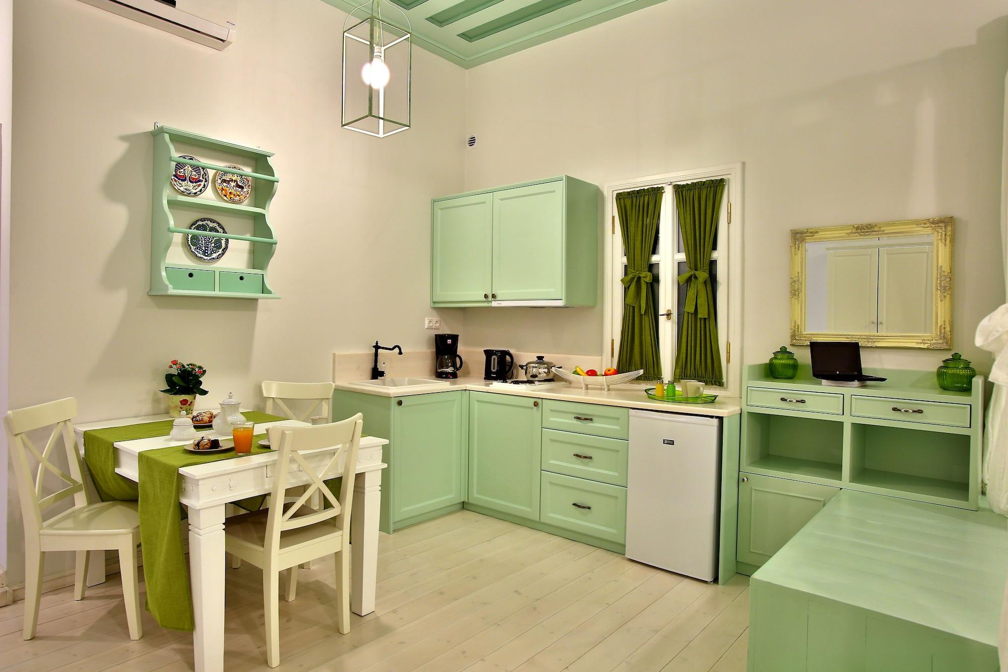 Hotel Efchi 1904 4*