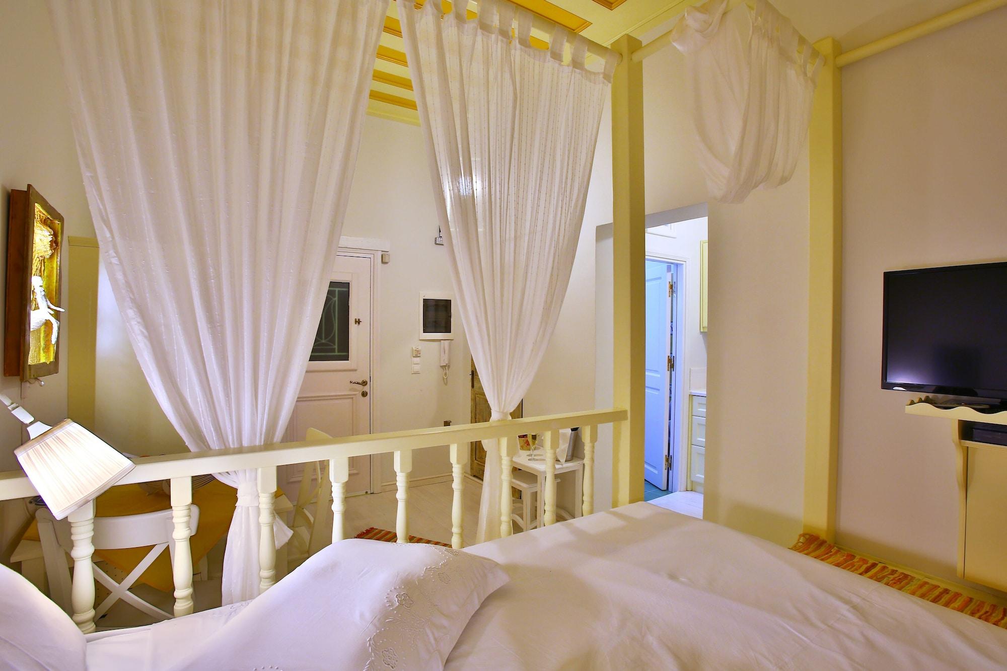 Efchi 1904 Hotel 4*